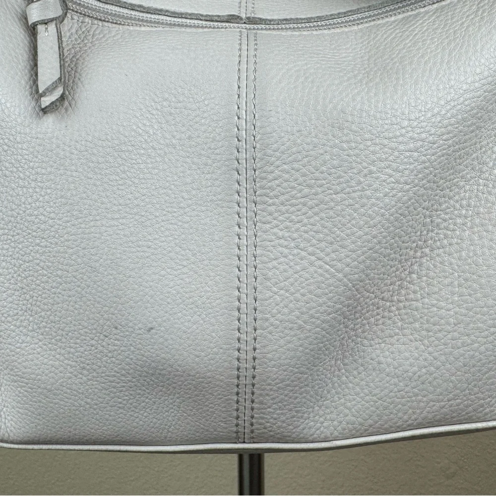 The Sak Huntley Hobo Bag. Ecru.Soft, Pebbled Leather w/Fabric Turquoise Interior - Picture 8 of 16
